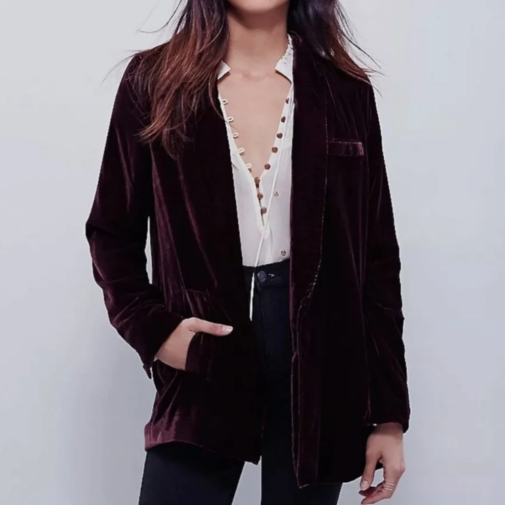 FREE PEOPLE Yesterday's Muse Dark Purple Velvet Jacket,Coat,blazer size small